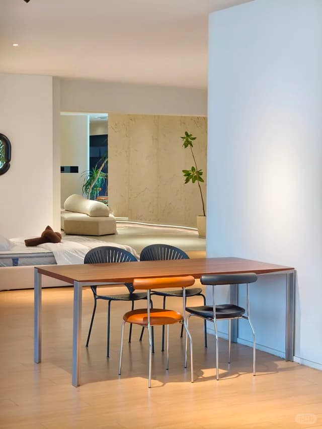 Minimal Dining Table shown in DIO SPACE archive image 1